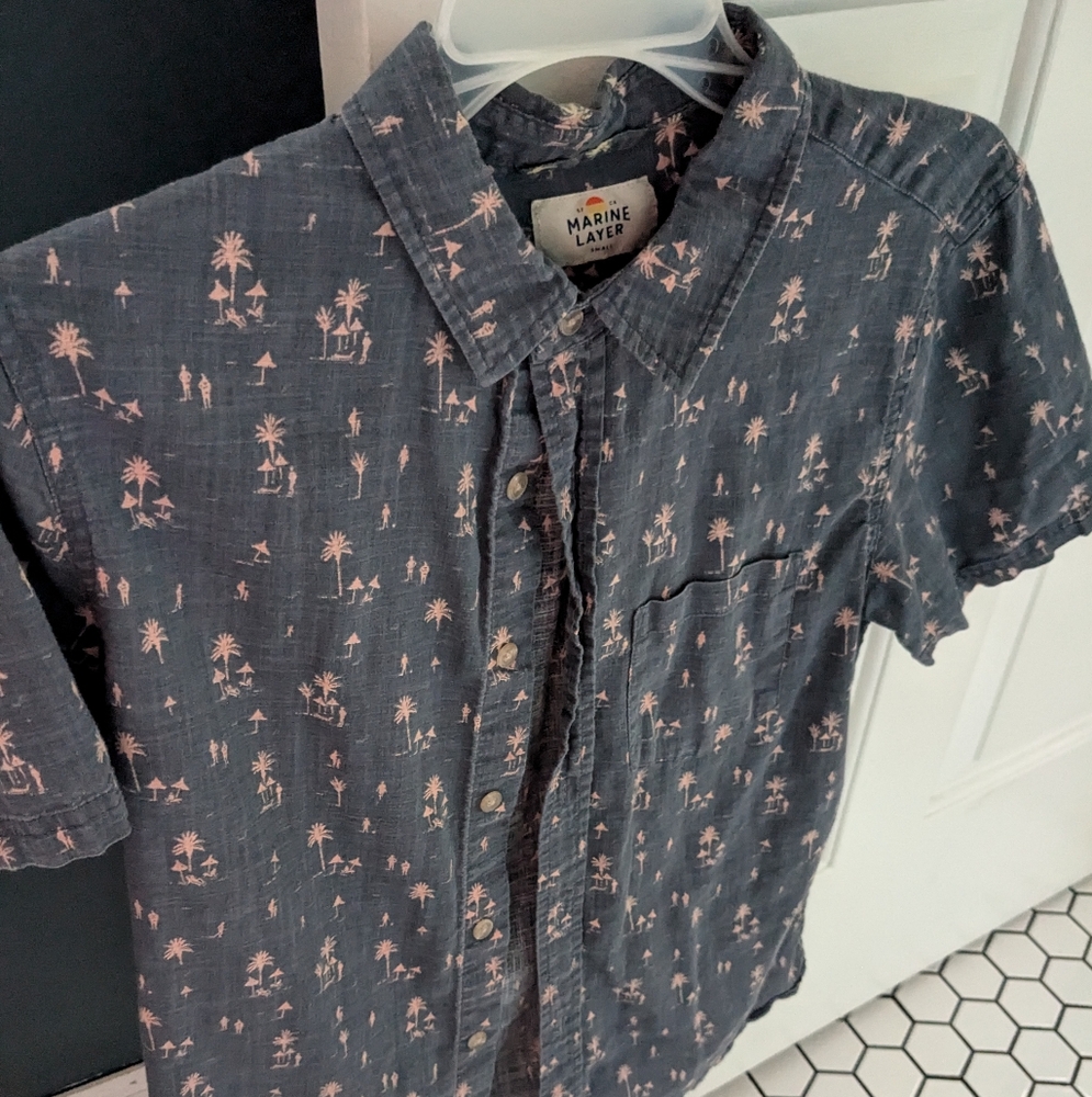 Marine layer S/S Button Down Summer Beach Size Small